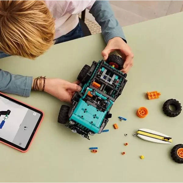 Конструктор LEGO Technic Jeep Wrangler Rubicon SUV (42227)